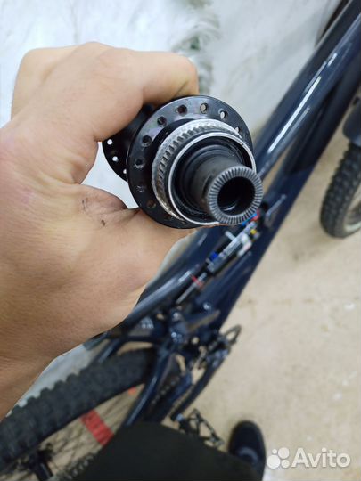 Втулка задняя Shimano Deore m6010-B, CL 148x12