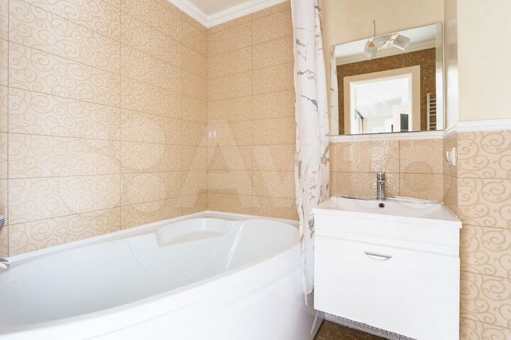 2-к. квартира, 60 м², 2/10 эт.