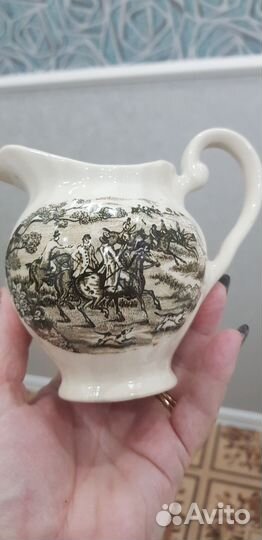 Чайные пары и молочник Англия