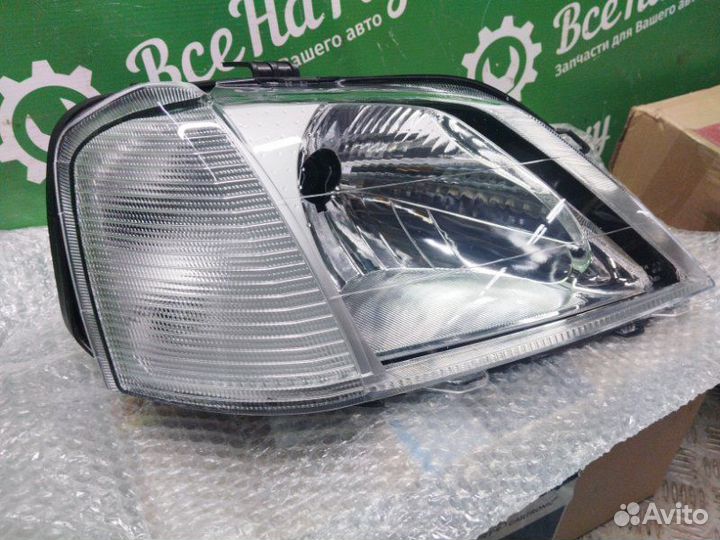Фара передняя правая Renault Logan 1 04-10