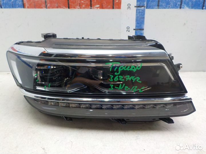 Фара правая Volkswagen Tiguan
