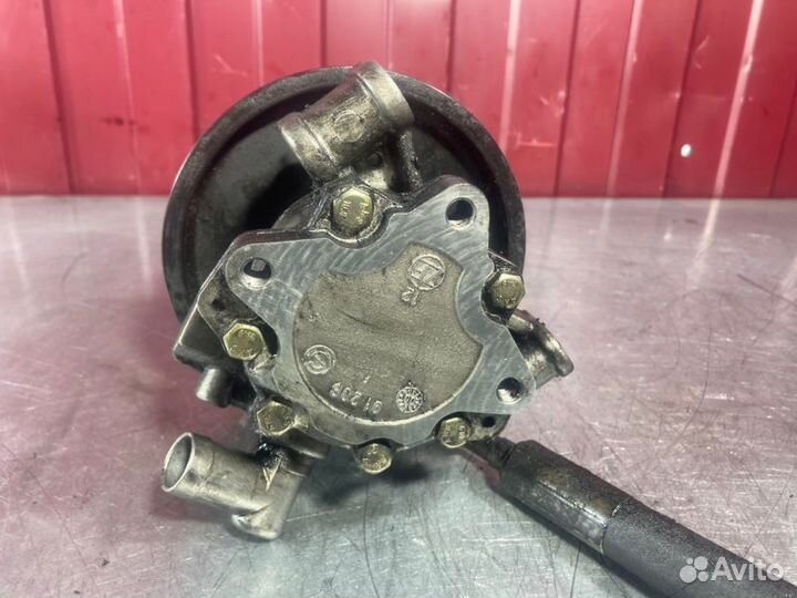 Насос гидроусилителя руля Mercedes C-Class W203