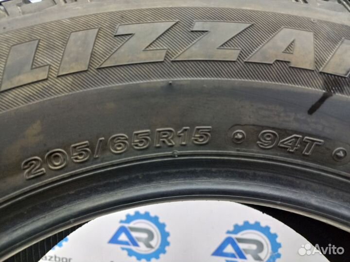 Bridgestone Blizzak Spike-01 205/65 R15 94T