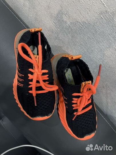 Кроссовки детские 26 размер