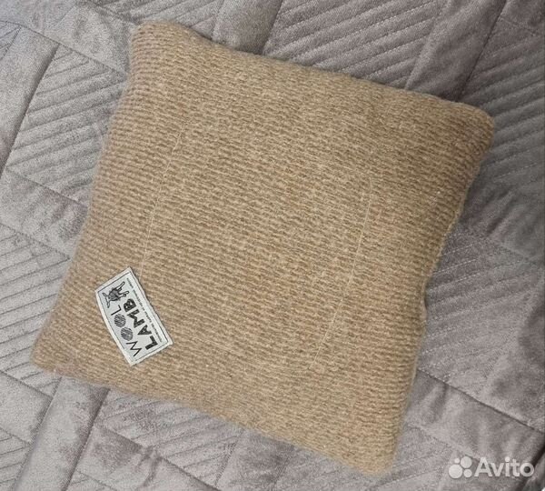 Покрывало и подушка из натуральной шерсти