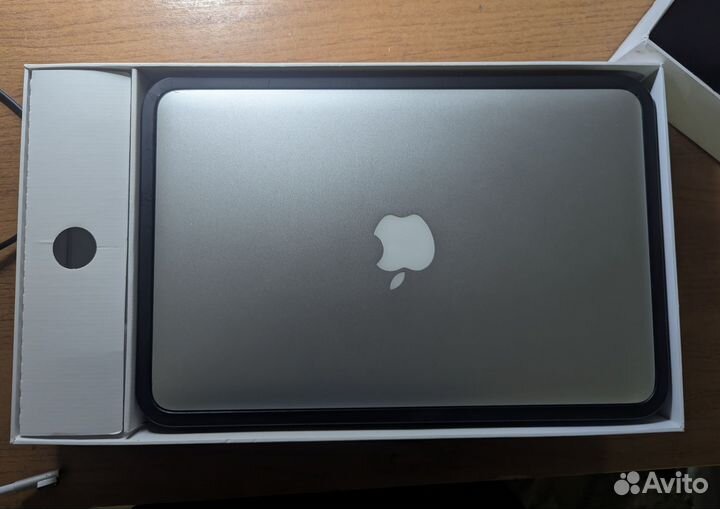 Apple macbook air 11 2011