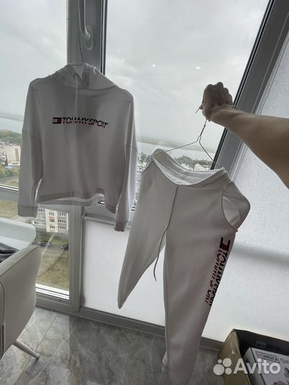 Спортивный костюм tommy hilfiger женский