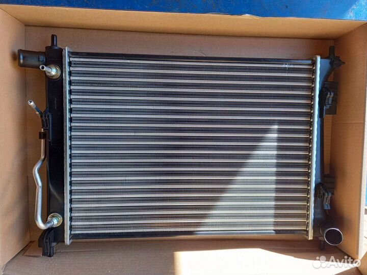 Радиатор охлаждения Solaris 1 Rio 3 с АКПП