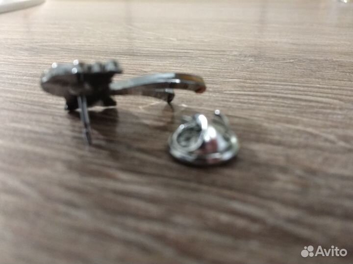 Значок-брошь 