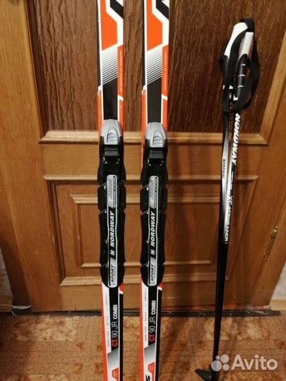 Лыжи с ботинками 37р. и лыжные палки