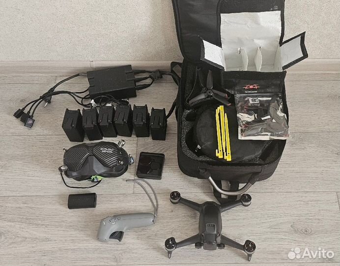 Комплект квадрокоптера DJI FPV combo (6 шт АКБ)