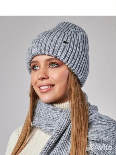 Шапка с шарфом