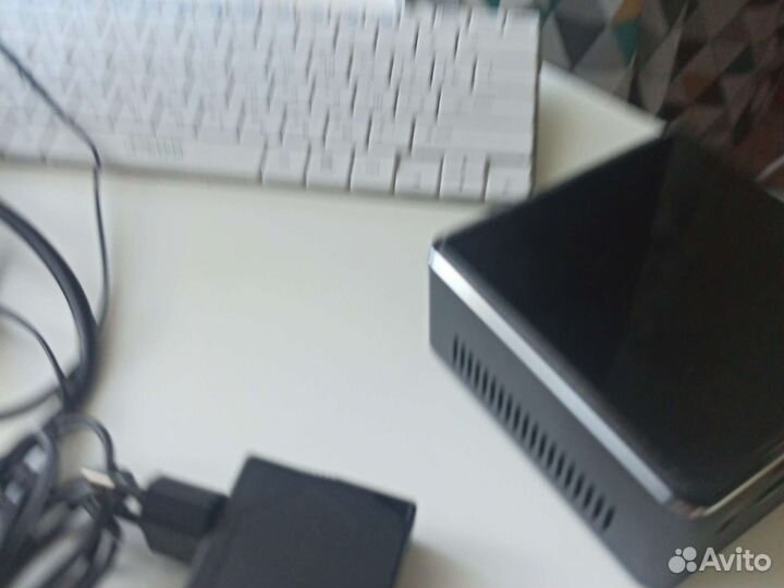 Монитор hp 22fw и Платформа Intel NUC7I3BNH NUC