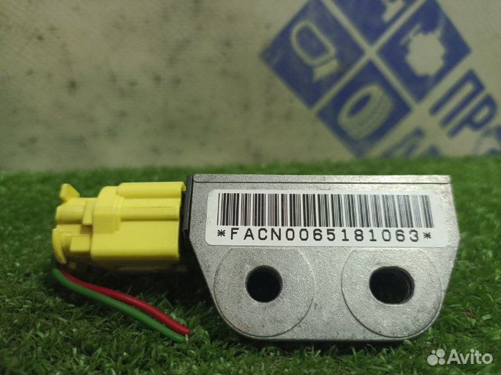 Датчик удара Infiniti G35 седан 3.5 VQ35DE 2006