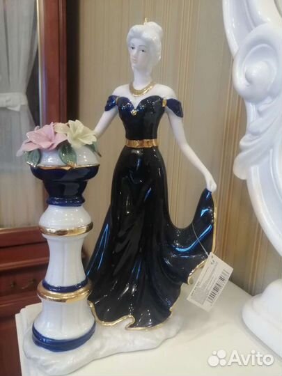 Фарфоровая статуэтка винтаж