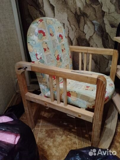 Стульчик для кормления+ 2 пакета вещей на девочку