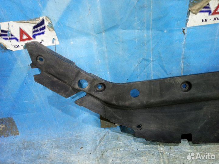 Дефлектор радиатора Toyota Rav4 -40 XA 40 2015