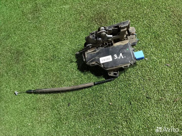 Замок двери задний левый Skoda Fabia 2 хэтчбек