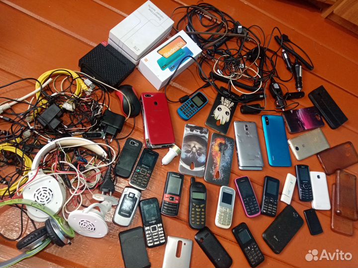 Телефоны Провода Чехлы Блоки 2 пакета Цена за все