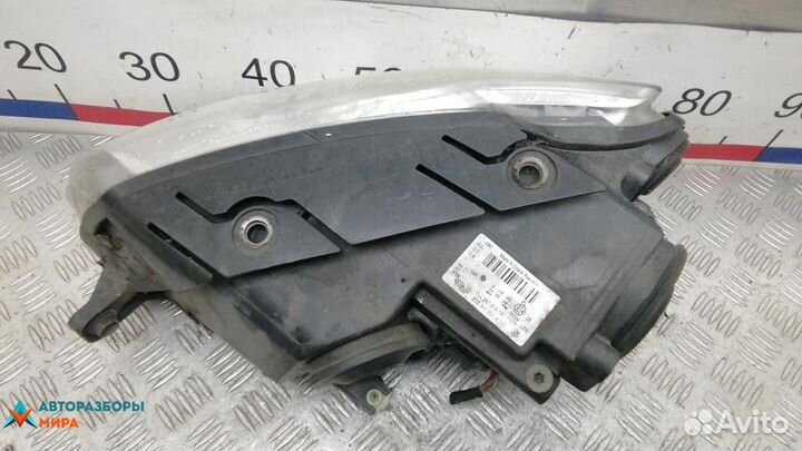 Фара правая Volkswagen Passat B6 2008