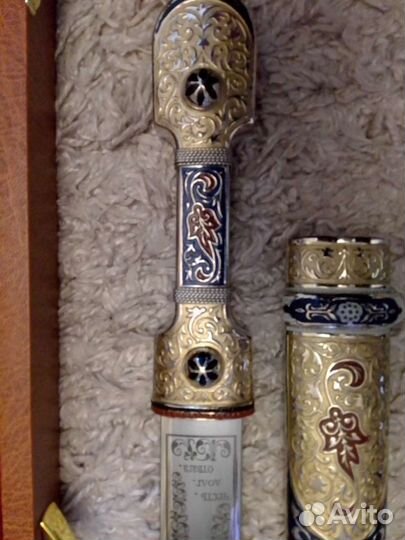 Нож в подарочном футляре, новый, с документами