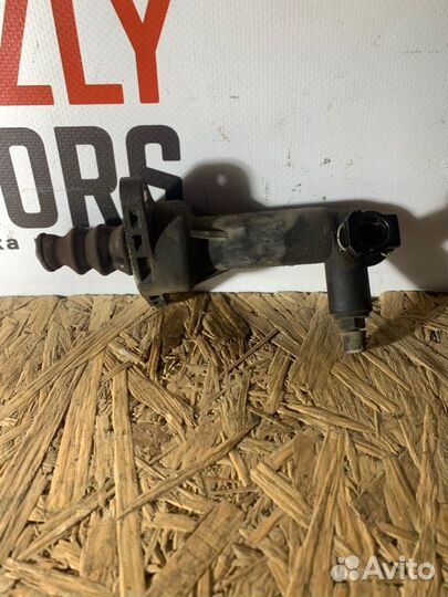 Рабочий цилиндр сцепления Volkswagen Golf 1K BSE