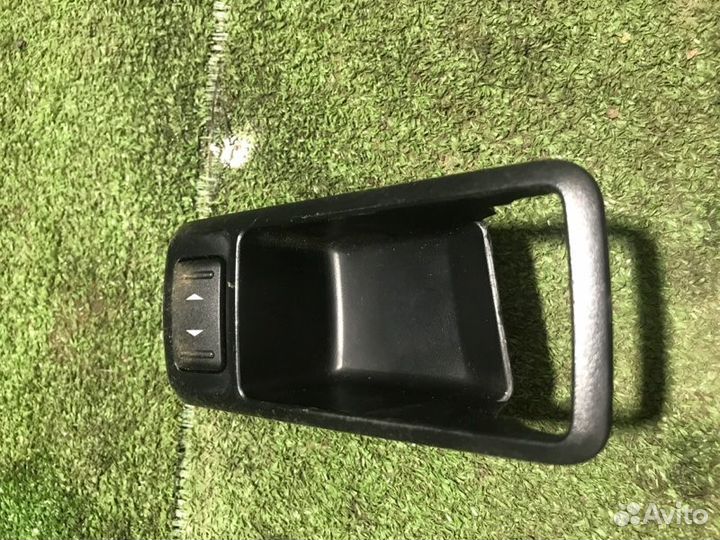 Кнопка стеклоподъемника задняя левая Ford Focus 2