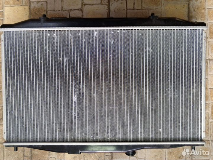 Радиатор охлаждения Honda accord 7