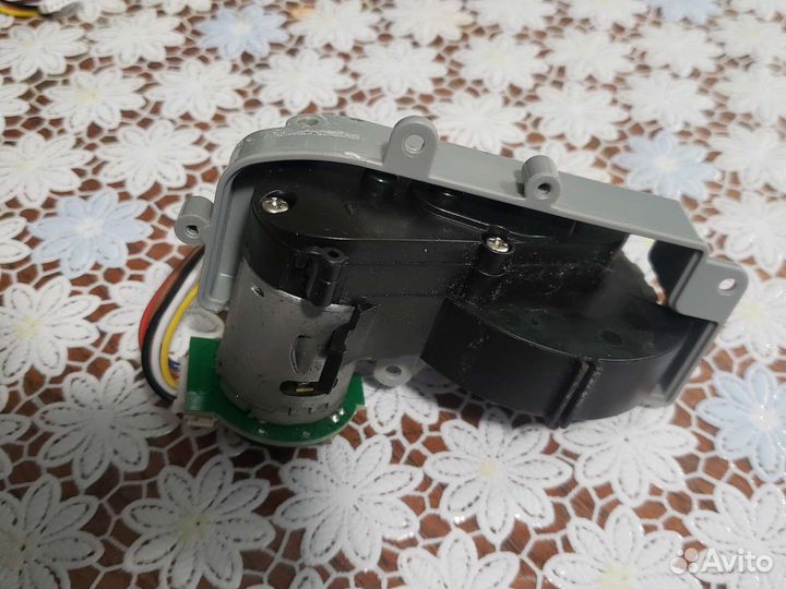 Мотор колесо для пылесоса 14.4v