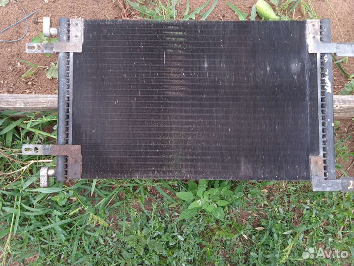 Радиатор кондинционера,передние тормозные колодки