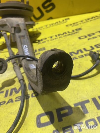 Передний левый поворотный кулак Hyundai Sonata