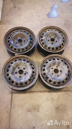 Диски r15 VAG + колпаки