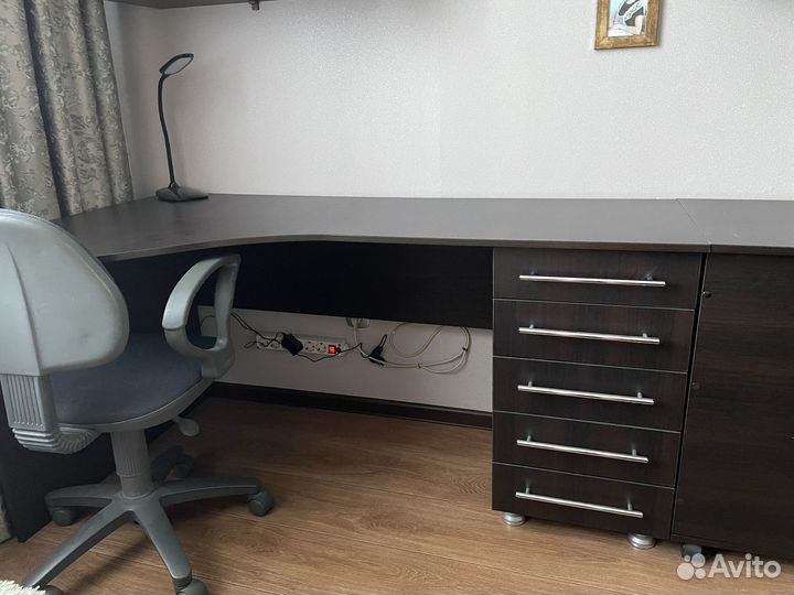 Школьный уголок