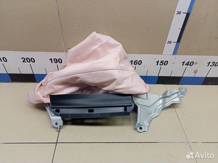 Подушка безопасности нижняя (для колен) Land Cruis