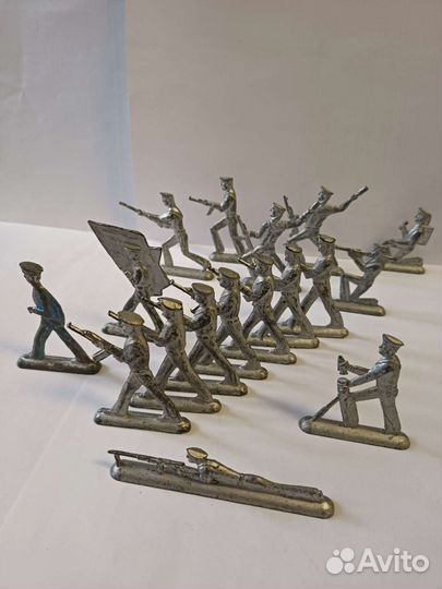 Солдатики, индейцы, богатыри, рыцари