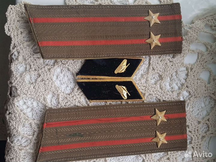 Нашивка и значки