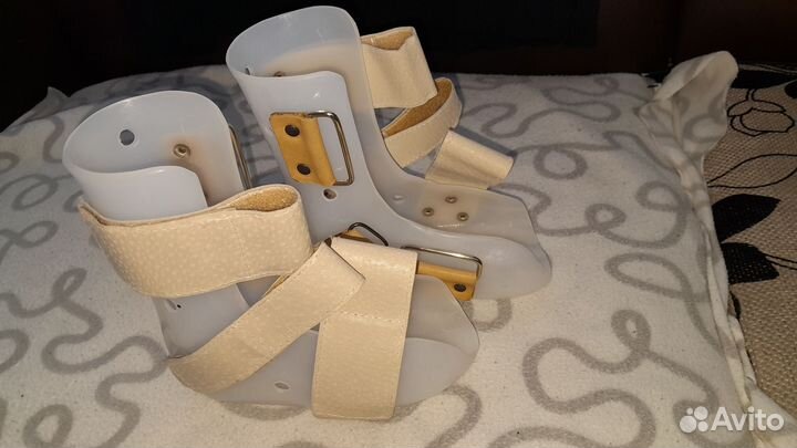 Тутор голеностопный