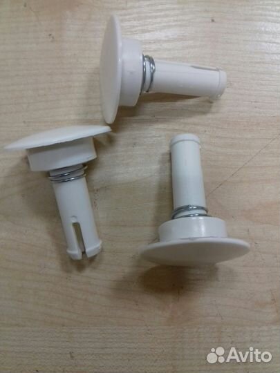 Запчасть на коляску крепление колеса