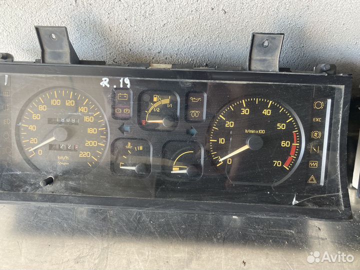 Приборная панель renault 19