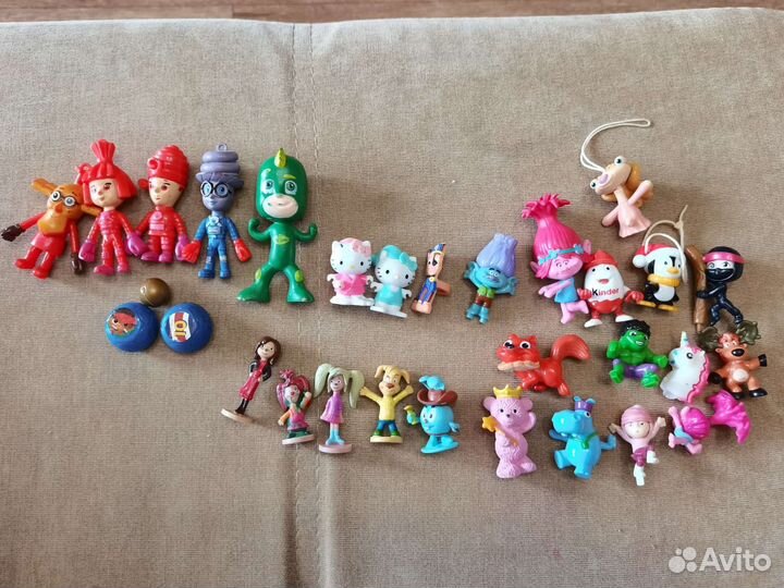 Мелкие игрушки киндер, фиксики