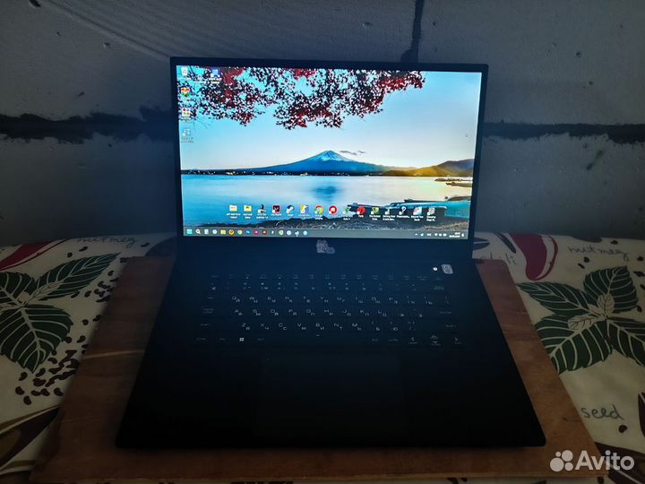 Игровой ноутбук Intel NUC x15