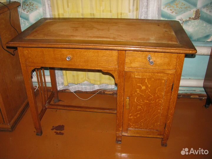 Продаётся письменный стол из дуба СССР