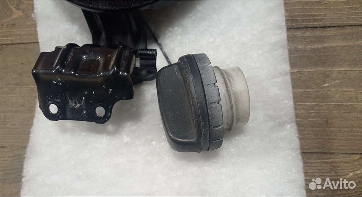 Лючок бензобака Toyota RAV4 CA40 2012-2018