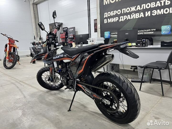 Мотоцикл Avantis A7 NEW Motard dohc (NC250/177MM)