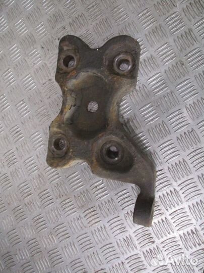 Кронштейн renault 0600042