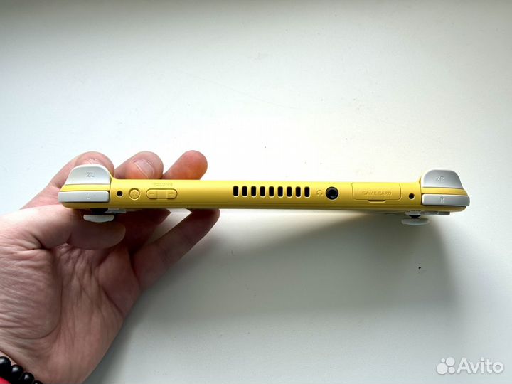 Nintendo Switch Lite Yellow