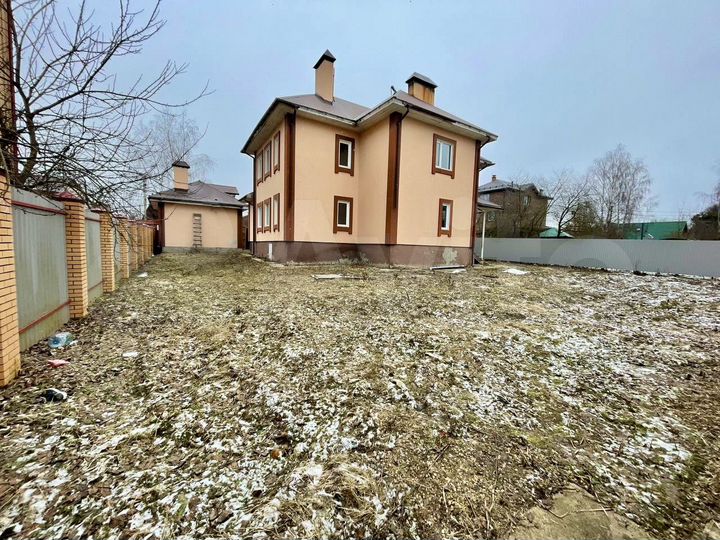 Дом 240 м² на участке 12 сот.