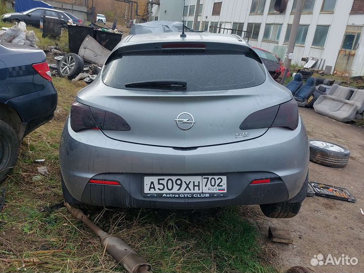 Крышка багажника Опель Астра J GTC