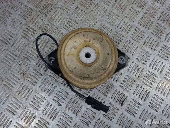 Опора двигателя правая Мерседес 166 292