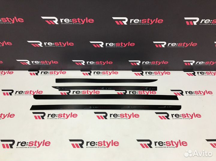 Молдинги дверей Toyota Prius Alpha SN833 K2542